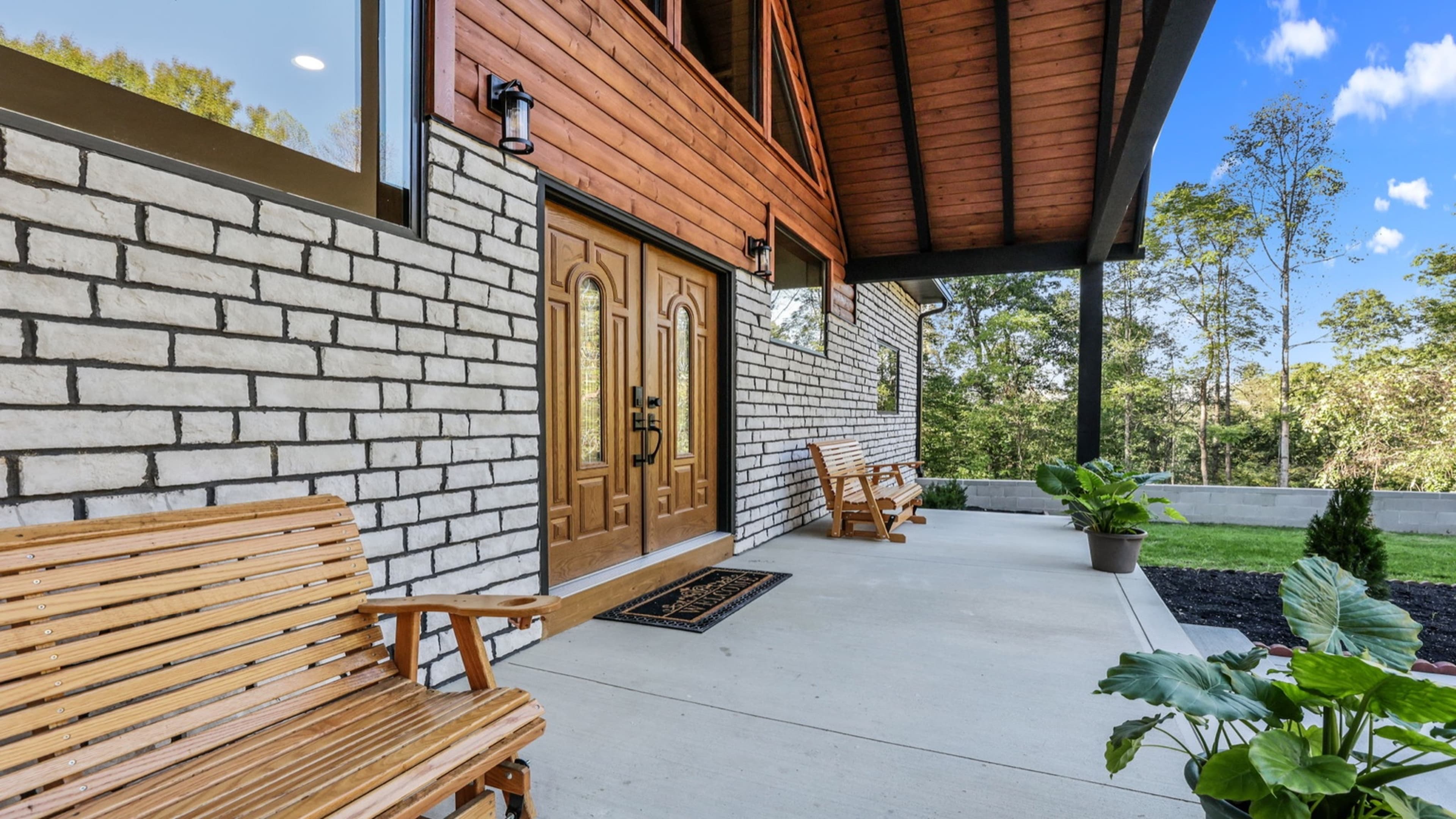 Lodge front porch and entry